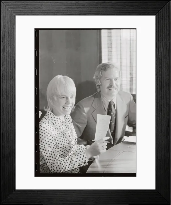Framed Print : Olympic Gold Medlaist Janet Lynn Framed Print : Olympic Gold Medlaist Janet Lynn