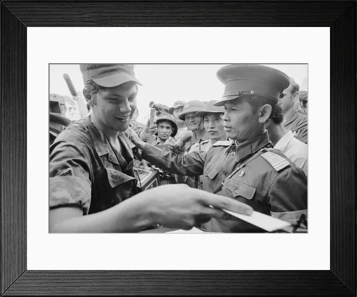 Framed Print : Vietnamese Lieutenant Colonel Greeting American Air Force Sergeant Framed Print : Vietnamese Lieutenant Colonel Greeting American Air Force Sergeant