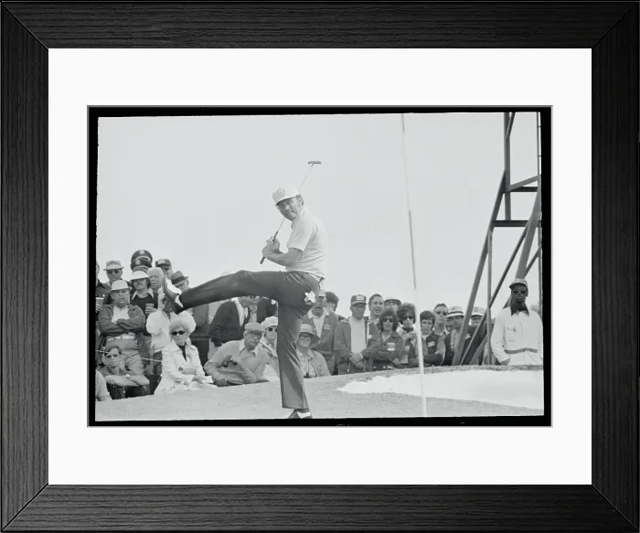 Framed Print : Tommy Aaron after Making a Shot Framed Print : Tommy Aaron after Making a Shot