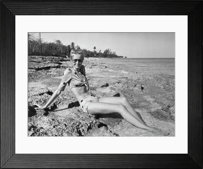 Framed Print : Model Twiggy at the Beach Framed Print : Model Twiggy at the Beach
