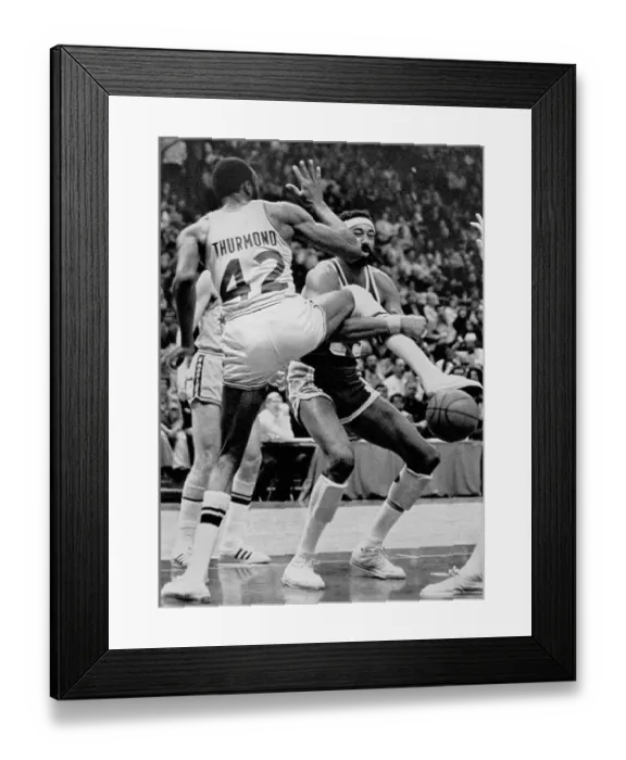 Framed Print : Lakers v. Warriors Framed Print : Lakers v. Warriors