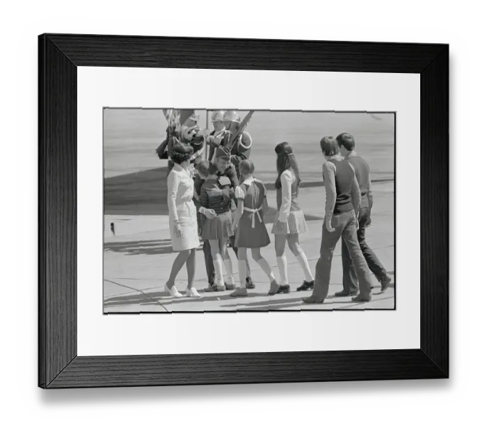 Framed Print : Family Greeting Raymond W. Vissotsky Framed Print : Family Greeting Raymond W. Vissotsky