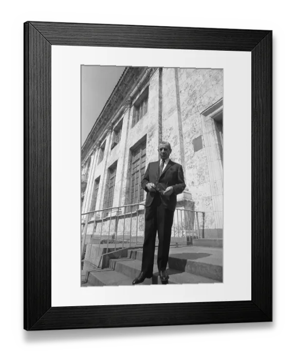 Framed Print : Meyer Lansky On Courthouse Stems