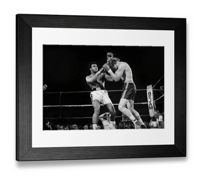 Framed Print : Muhammad Ali Punching Joe Bugner Framed Print : Muhammad Ali Punching Joe Bugner