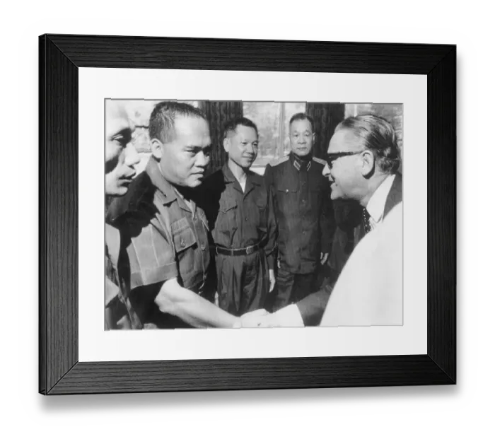 Framed Print : Vietnamese Military Leaders Meeting with Canadian Ambassador Framed Print : Vietnamese Military Leaders Meeting with Canadian Ambassador