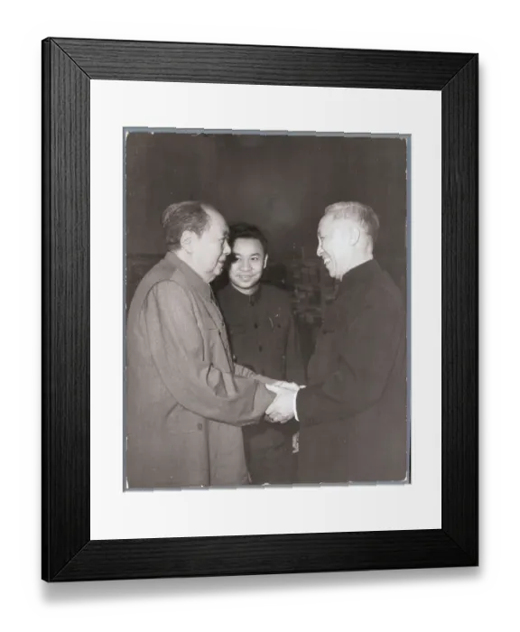 Framed Print : Mao-Tse-Tung Greets North Vietnamese Leaders
