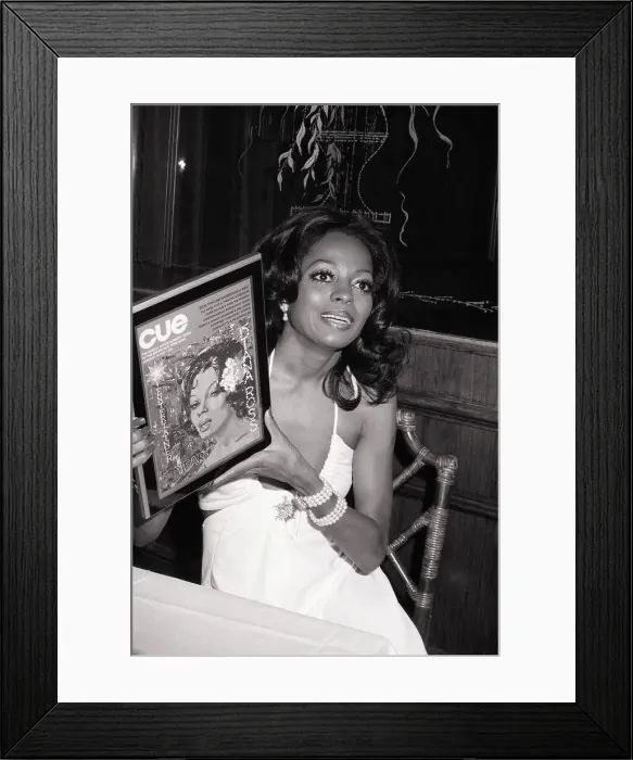 Framed Print : Diana Ross Shows Her Award Framed Print : Diana Ross Shows Her Award