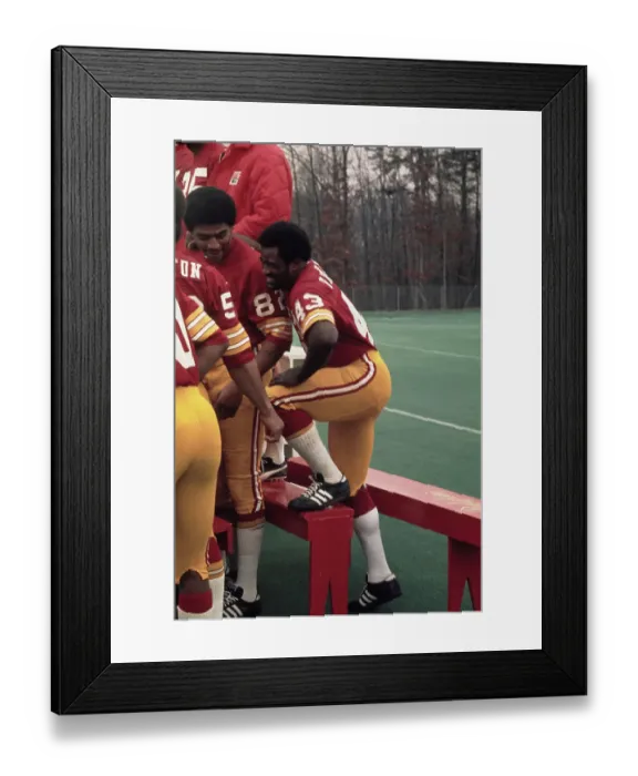 Framed Print : Star Running Back Of The Washington Redskins, Larry Brown Framed Print : Star Running Back Of The Washington Redskins, Larry Brown