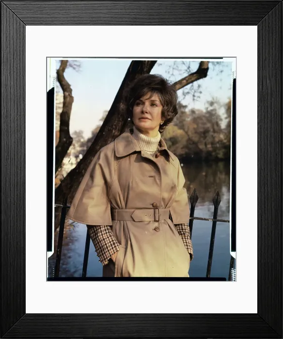 Framed Print : Portrait of Joanne Woodward Framed Print : Portrait of Joanne Woodward