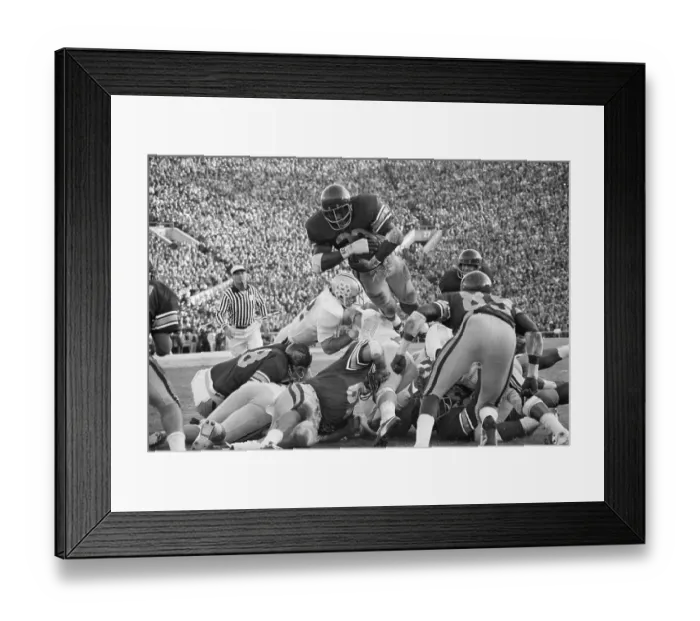 Framed Print : Sam Cunningham of USC Trojans Dives for Touchdown Framed Print : Sam Cunningham of USC Trojans Dives for Touchdown