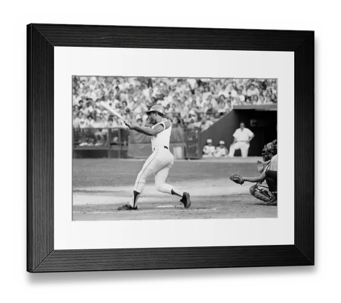 Framed Print : Hank Aaron Hitting 700Th Hit Framed Print : Hank Aaron Hitting 700Th Hit