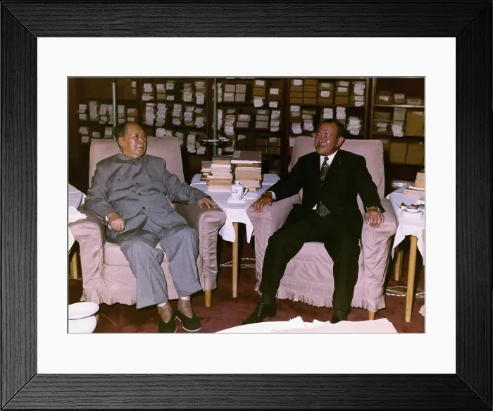 Framed Print : Mao Tse-Tung Speaking with Kakuei Tanaka Framed Print : Mao Tse-Tung Speaking with Kakuei Tanaka