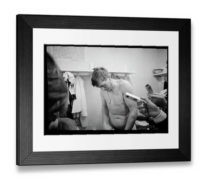 Framed Print : Quarterback Johnny Unitas After His Last Game as a Colt