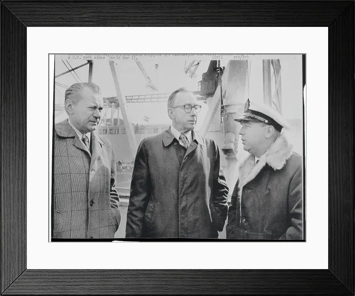 Framed Print : Loading Russian Ship with American Grain Framed Print : Loading Russian Ship with American Grain