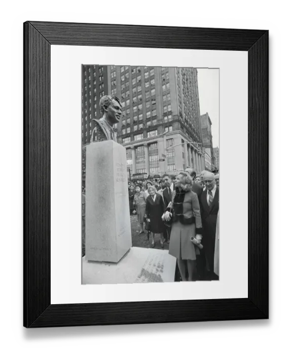 Framed Print : Ethel Kennedy Gazing at Statue of Robert F. Kennedy Framed Print : Ethel Kennedy Gazing at Statue of Robert F. Kennedy