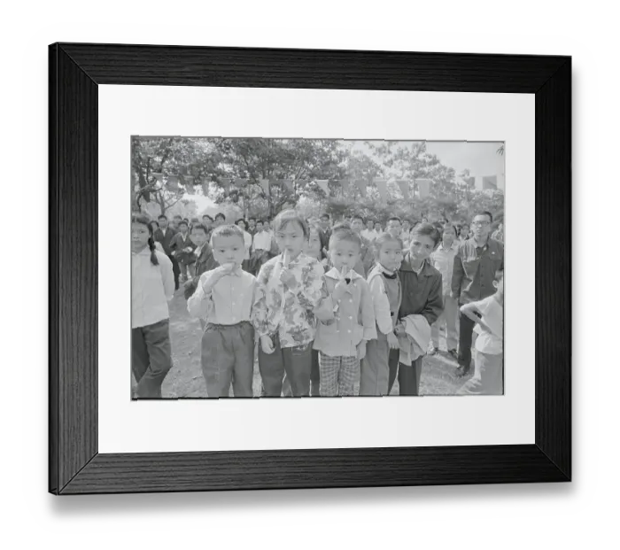 Framed Print : Children Eating Popsicles