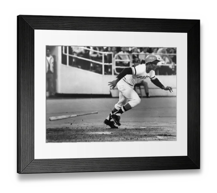 Framed Print : Roberto Clemente Framed Print : Roberto Clemente