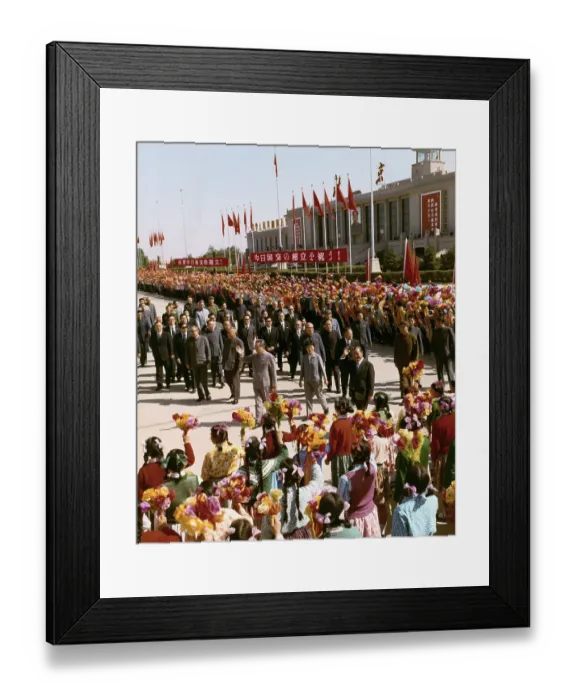 Framed Print : Kakuei Tanaka and Colleagues Waving to Crowds Framed Print : Kakuei Tanaka and Colleagues Waving to Crowds