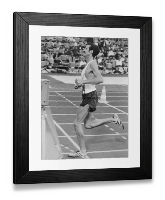 Framed Print : Frank Shorter Crossing Finish Line Framed Print : Frank Shorter Crossing Finish Line