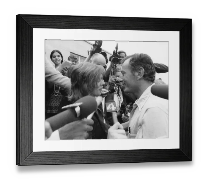 Framed Print : Edith Irving And Clifford Irving Reunite After Her Release From Jail Framed Print : Edith Irving And Clifford Irving Reunite After Her Release From Jail