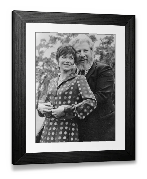 Framed Print : Actor Peter Ustinov Embracing His New Wife Framed Print : Actor Peter Ustinov Embracing His New Wife