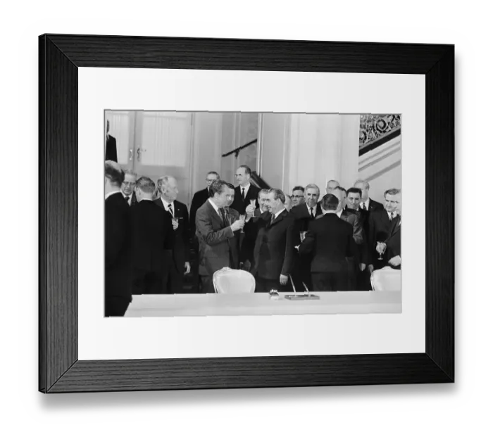 Framed Print : Leonid Brezhnev Toasting Richard Nixon Framed Print : Leonid Brezhnev Toasting Richard Nixon