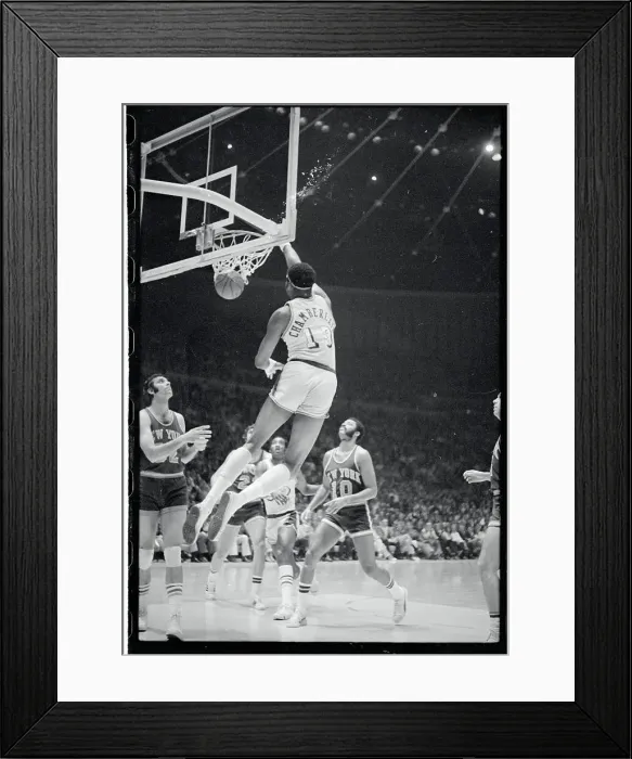Framed Print : Wilt Chamberlain Sinking Basket