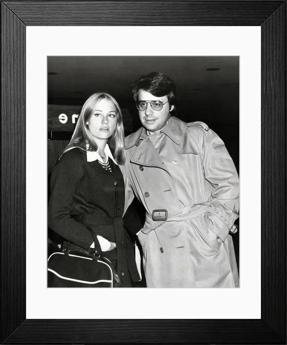 Framed Print : Cybill Shepherd and Peter Bogdanovich Framed Print : Cybill Shepherd and Peter Bogdanovich