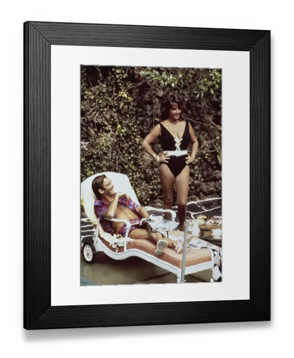 Framed Print : Elizabeth Taylor with Beau Bridges Framed Print : Elizabeth Taylor with Beau Bridges