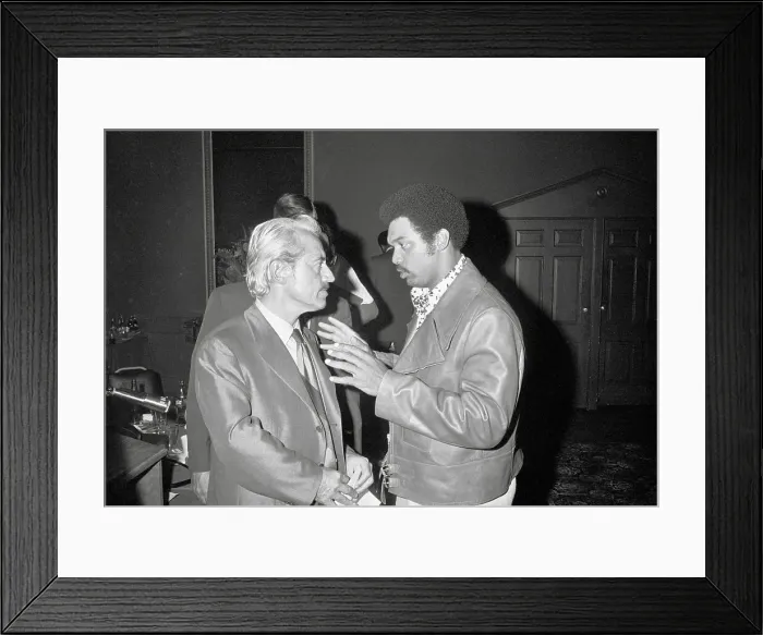 Framed Print : Reggie Jackson and Marvin Miller Chatting Framed Print : Reggie Jackson and Marvin Miller Chatting