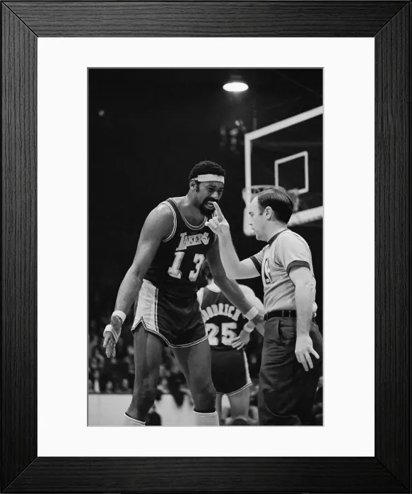 Framed Print : Wilt Chamberlain Arguing with Referee