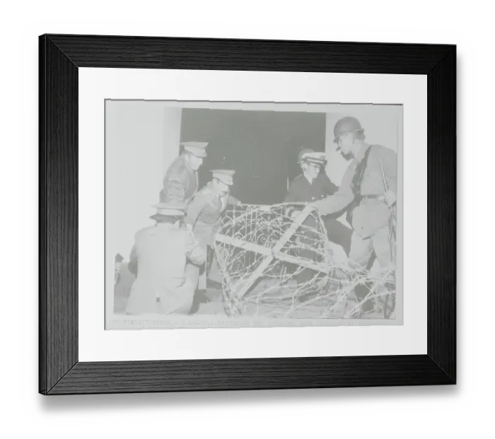 Framed Print : Soldiers Entering Presidential Building Framed Print : Soldiers Entering Presidential Building