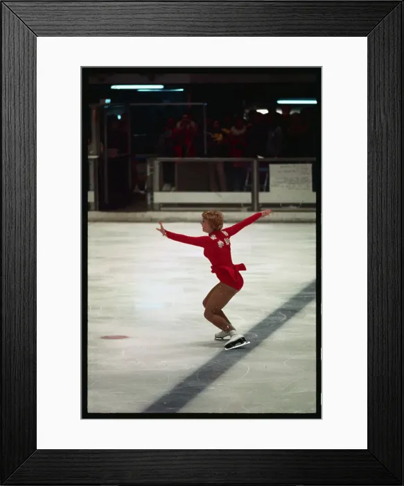 Framed Print : Silver Medalist Karen Magnussen Framed Print : Silver Medalist Karen Magnussen