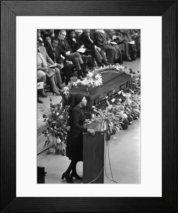 Framed Print : Aretha Franklin Sings During Memorial Service Framed Print : Aretha Franklin Sings During Memorial Service