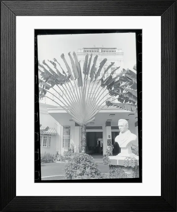 Framed Print : Front View of Singapore's Raffles Hotel Framed Print : Front View of Singapore's Raffles Hotel