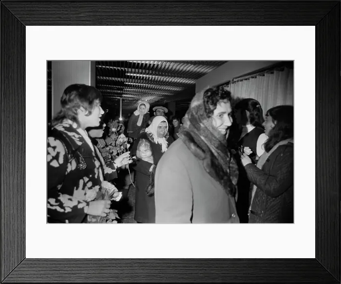 Framed Print : Soviet Jews Welcomed At Israel Airport Framed Print : Soviet Jews Welcomed At Israel Airport