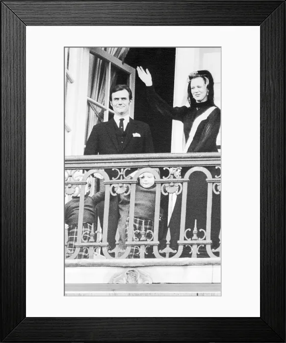 Framed Print : Queen Margrethe Waving with Husband and Children Framed Print : Queen Margrethe Waving with Husband and Children