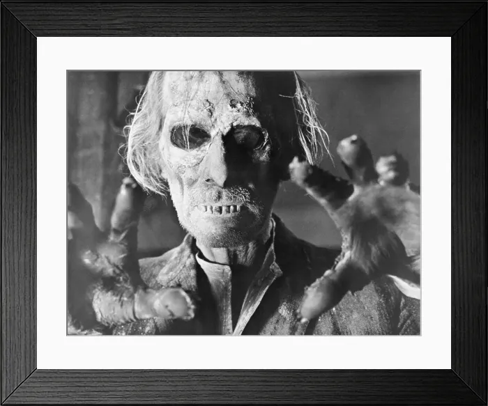 Framed Print : Peter Cushing in Tales from the Crypt Framed Print : Peter Cushing in Tales from the Crypt