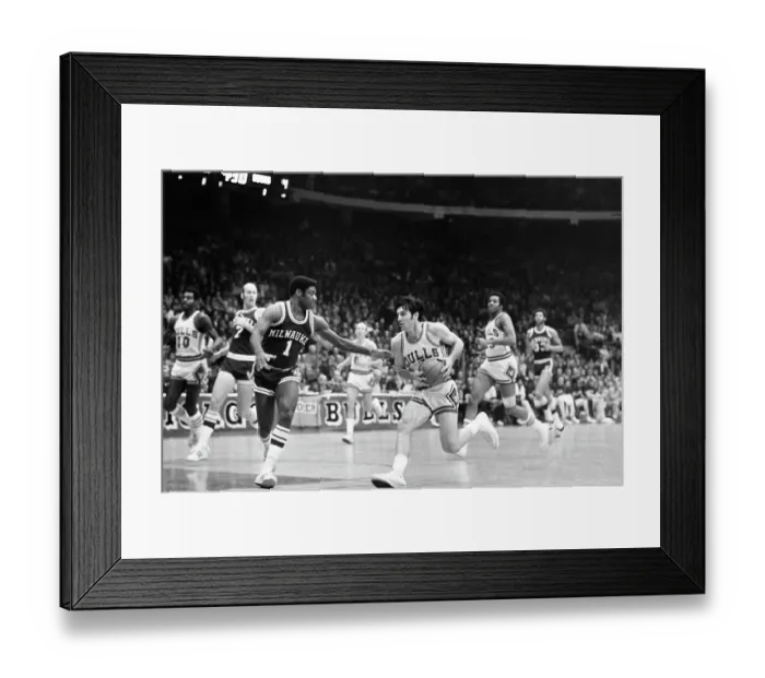 Framed Print : Oscar Robertson, Milwaukee Bucks Framed Print : Oscar Robertson, Milwaukee Bucks