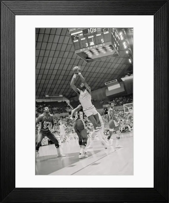 Framed Print : Spencer Haywood During Game Framed Print : Spencer Haywood During Game