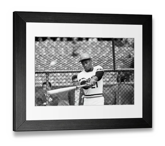 Framed Print : Pirates Roberto Clemente Framed Print : Pirates Roberto Clemente