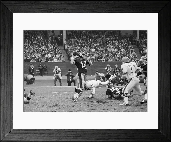 Framed Print : Terry Bradshaw Passing Vs. Cleveland Framed Print : Terry Bradshaw Passing Vs. Cleveland