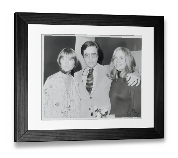 Framed Print : Peter Bogdanovich with Cybill Shepherd and Ellen Burstyn Framed Print : Peter Bogdanovich with Cybill Shepherd and Ellen Burstyn
