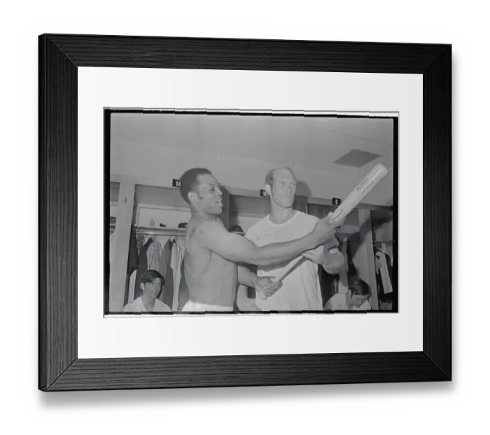 Framed Print : Willie Mays Holding Baseball Bat and Talking with Terry Bradshaw Framed Print : Willie Mays Holding Baseball Bat and Talking with Terry Bradshaw