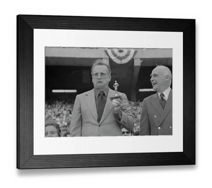 Framed Print : George C. Scott Smiling and Holding Trophy Framed Print : George C. Scott Smiling and Holding Trophy