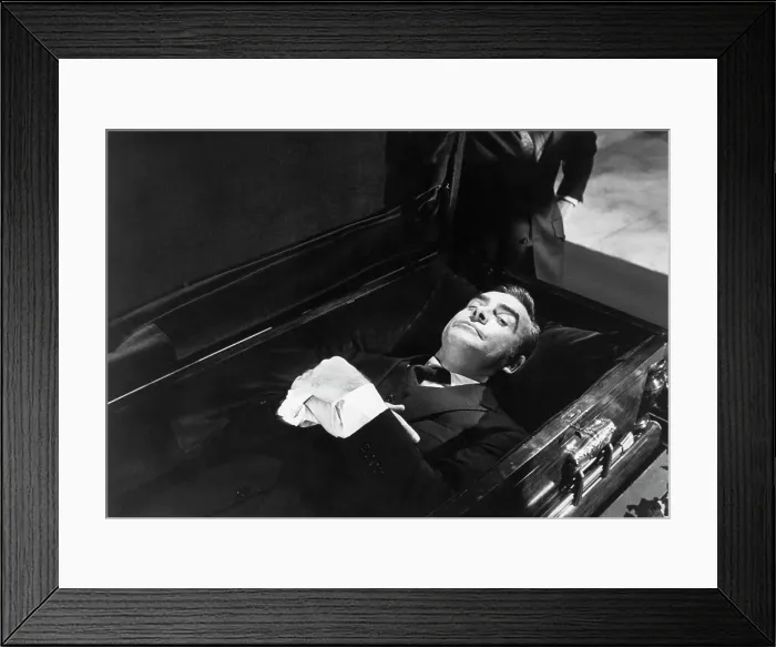 Framed Print : Sean Connery as James Bond Framed Print : Sean Connery as James Bond