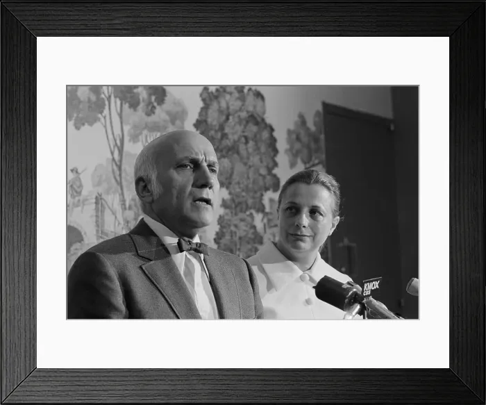 Framed Print : Sex Researchers William H. Masters and Virginia Johnson Framed Print : Sex Researchers William H. Masters and Virginia Johnson