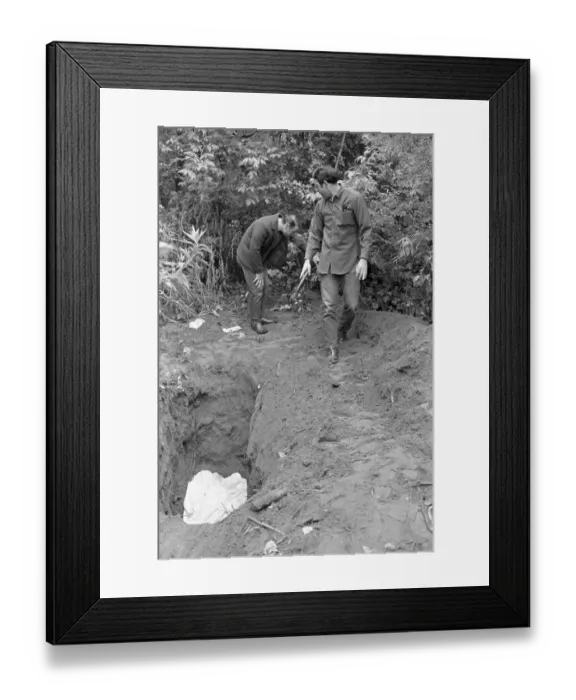 Framed Print : Frank Cartoscelli