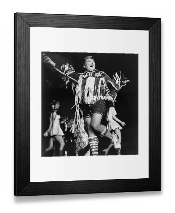 Framed Print : Liberace. Chortling to his opening night audience at Caesar's Palace in Las Vegas Framed Print : Liberace. Chortling to his opening night audience at Caesar's Palace in Las Vegas