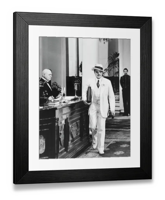 Framed Print : Dick Bogarde as Gustave Von Aschenbach in Death in Venice Framed Print : Dick Bogarde as Gustave Von Aschenbach in Death in Venice